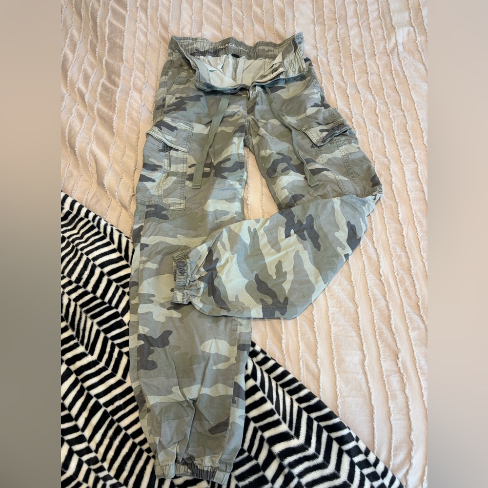 Camo joggers (American eagle)